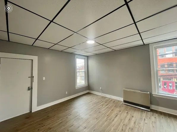 84 Vliet St #2R, Cohoes, NY 12047