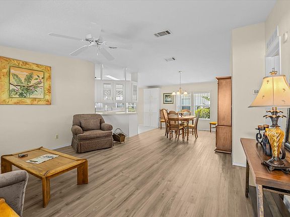 3rd image of 3733 Pendula Circle