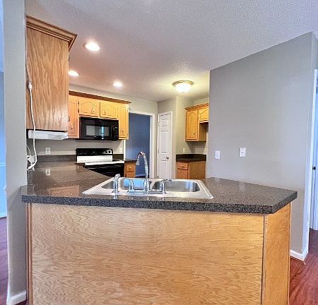 5th image of 3494 Torrington Ln
