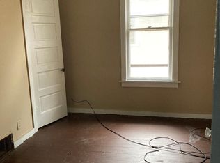 164 W 155th St, Harvey, IL 60426