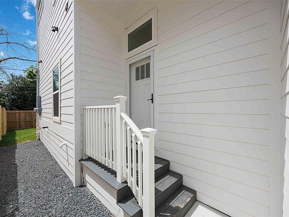 5th image of 10610 Ashville Dr