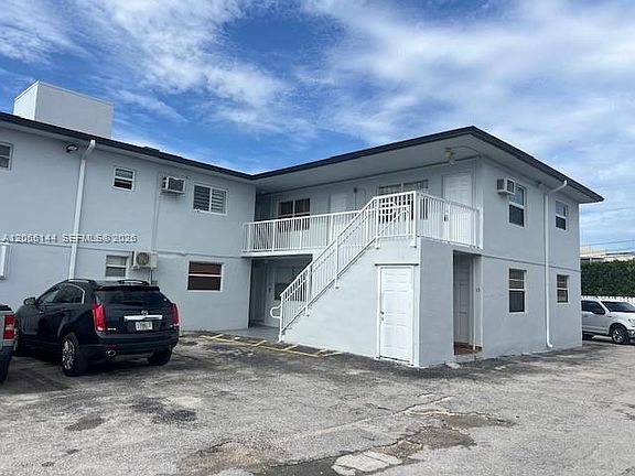 4th image of 4500 SW 67th Ave #26