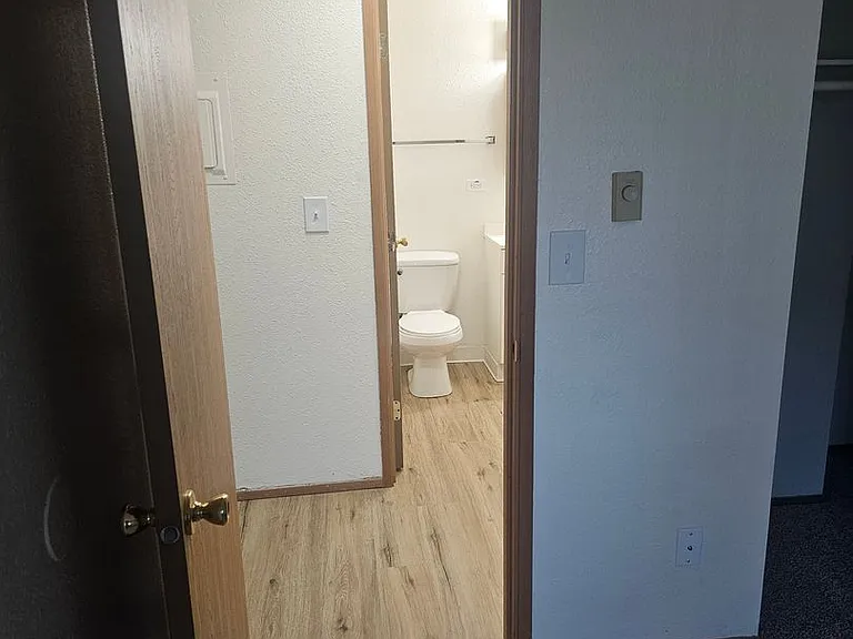 9209 Washington Blvd SW — Photo 16