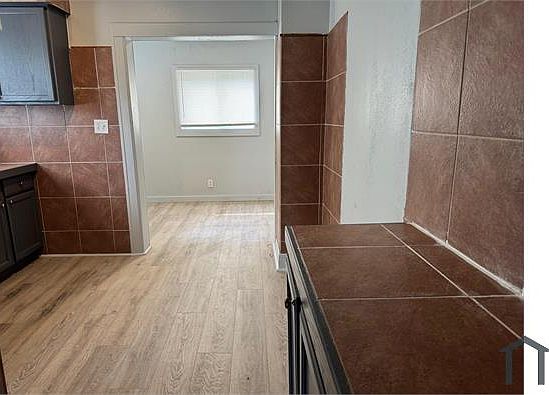 3rd image of 2447 Leslie St