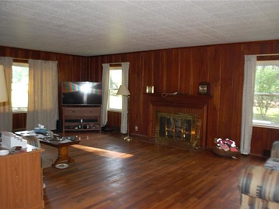 5th image of 114 Edgewood Dr