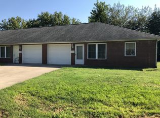 1105 N Washington St #D, Marion, IL 62959