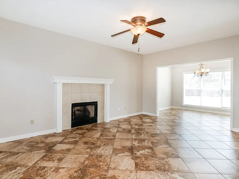 15 Austin Cir — Photo 6