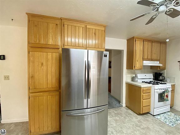 2nd image of 20888 Lyons Bald Mountain Rd