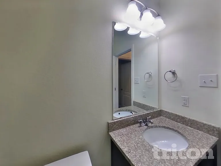 1304 Meridian Dr — Photo 11