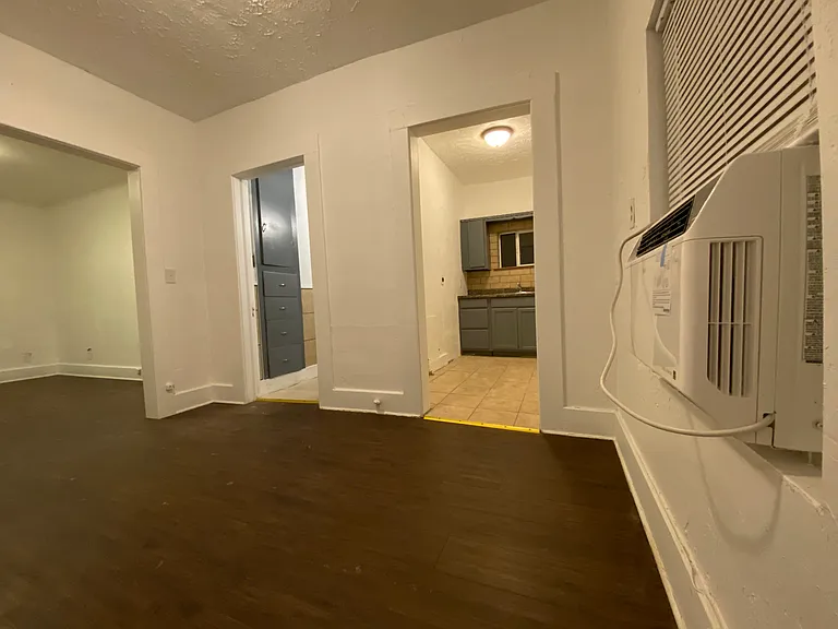 2715 N Virginia Ave — Photo 5