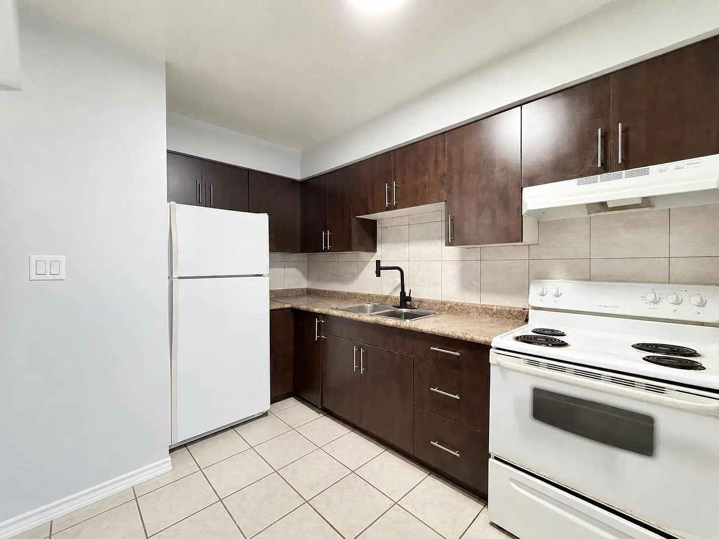 2 bed, $1,400 — Photo 4
