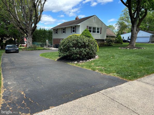 297 Moreland Rd, Huntingdon Valley, PA 19006
