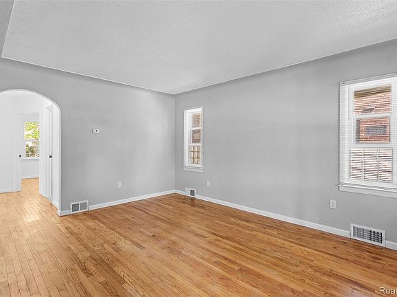 3rd image of 11327 Whitehill St