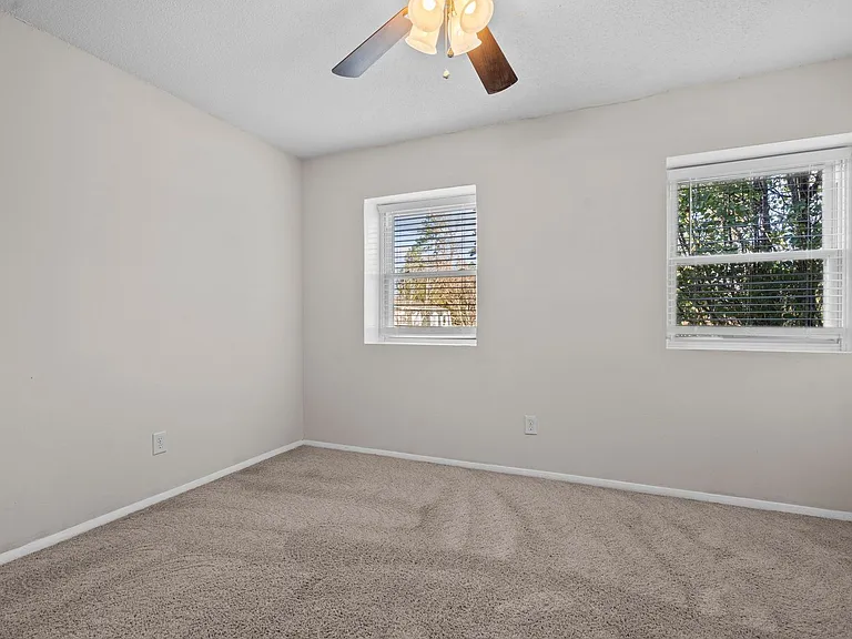300 E McPherson Dr — Photo 19