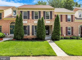 4621 Luxberry Dr, Fairfax, VA 22032