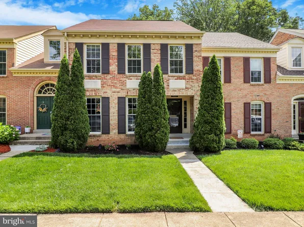 4621 Luxberry Dr, Fairfax, VA 22032