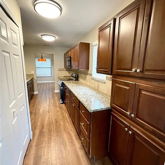 2468 Gulfbreeze Cir — Photo 4