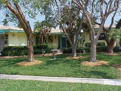 Front of 810 SE 4 Ave