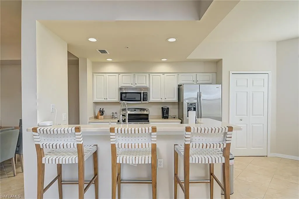 2 bed, 2.0 bath, 1232 sqft, $7,000 — Photo 2