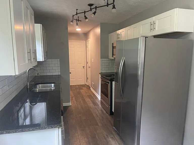 1812 Red Rose Ln — Photo 9