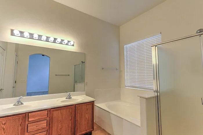 335 E Calle Nacrita — Photo 17