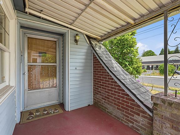 4th image of 3411 SE 69th Ave