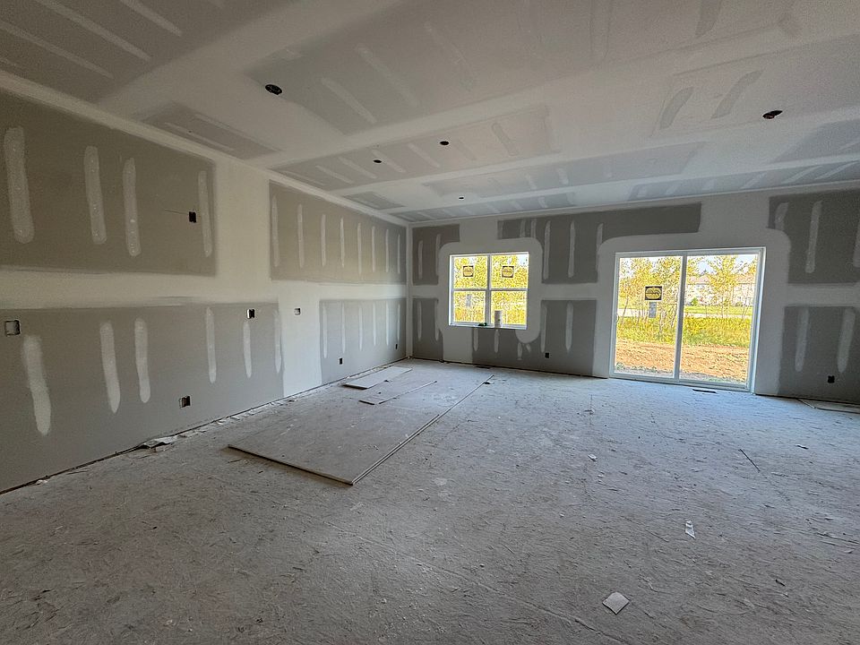 Kitchen/Dining Room with sliders to patio