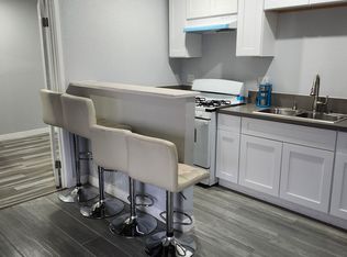 118 Roberts Ln APT D, Bakersfield, CA 93308