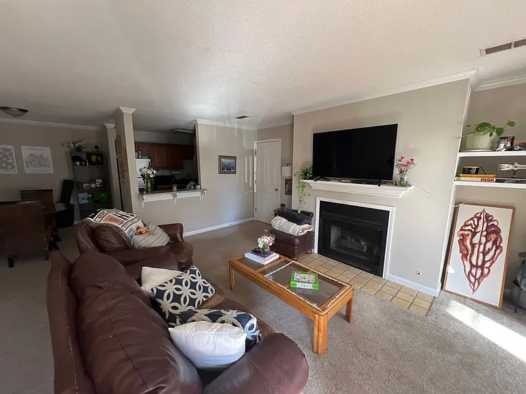 345 Research Dr — Photo 2