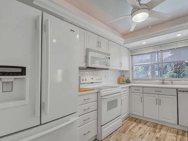 5540 Tamberlane Cir #118 — Photo 8