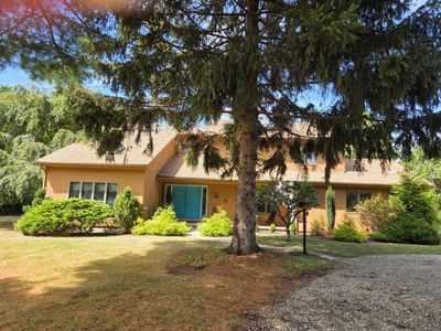 (Undisclosed Address), North Kingstown, RI, 02852