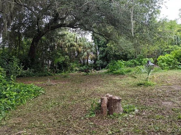 404 Fairview Rd, Belleair, FL 33756