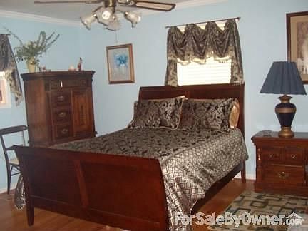 5th image of 902 Lakelyn Dr
