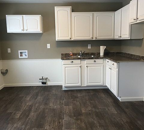 3rd image of 784 N Richmond Ave