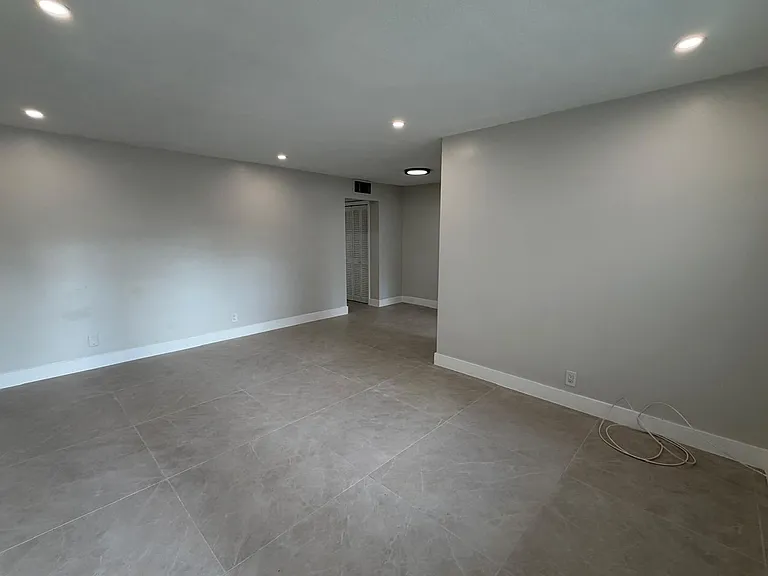2418 Polk St — Photo 2