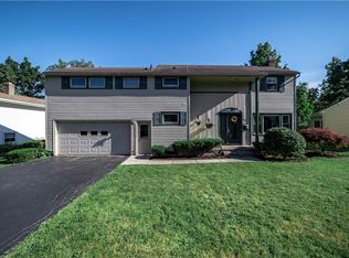55 Fairhill Dr, Rochester, NY 14618