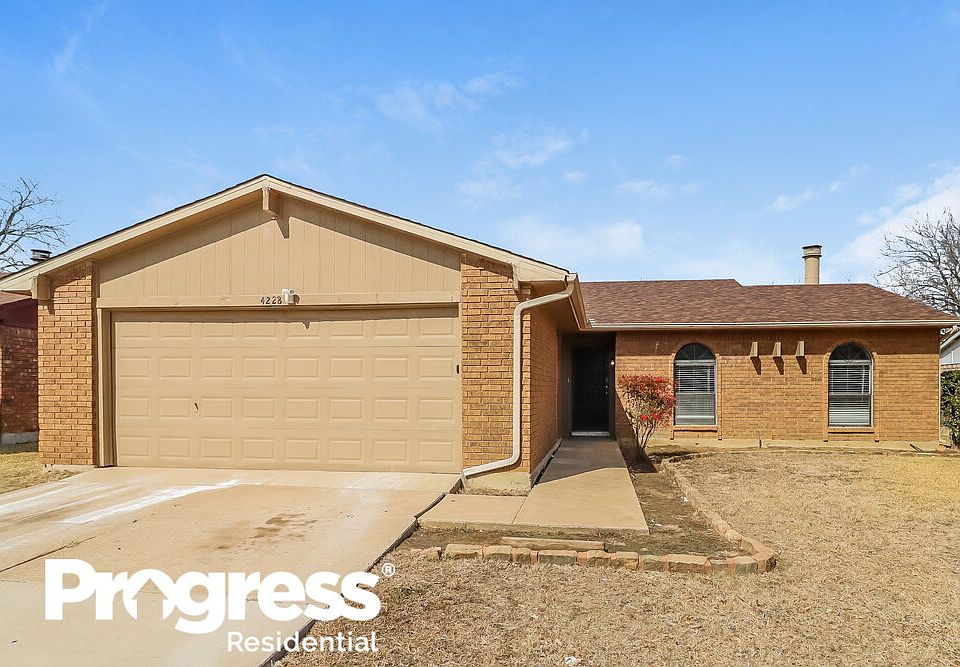 1st image of 4228 Yellowleaf Dr