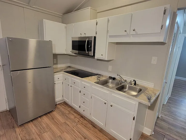 E. North Street, 3008 — Photo 3