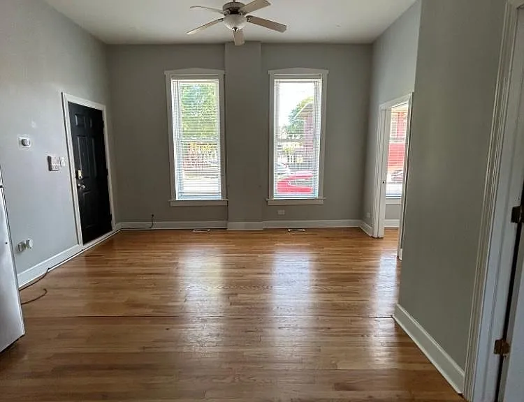 1942 S Carpenter St #1R — Photo 1