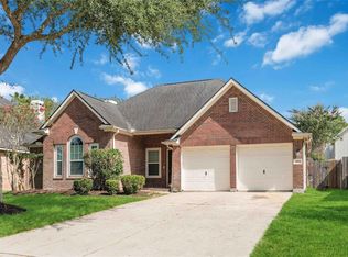 3519 Crescent Dr, Pearland, TX 77584