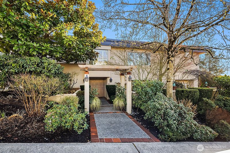 5th image of 7 10th Avenue