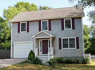 89 Spindrift St, Jamestown, RI 02835