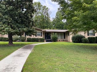 409 Lark Ln, Chattanooga, TN 37415