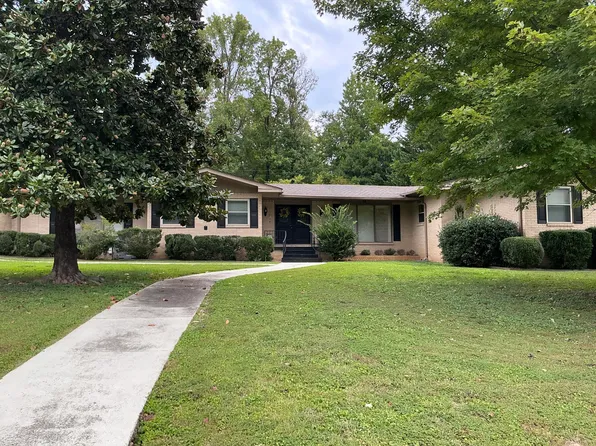 409 Lark Ln, Chattanooga, TN 37415