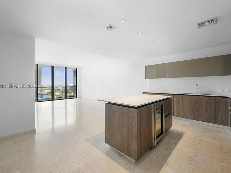 68 SE 6th St #910 — Photo 1