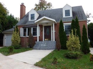 9426 Old Georgetown Rd, Bethesda, MD 20814