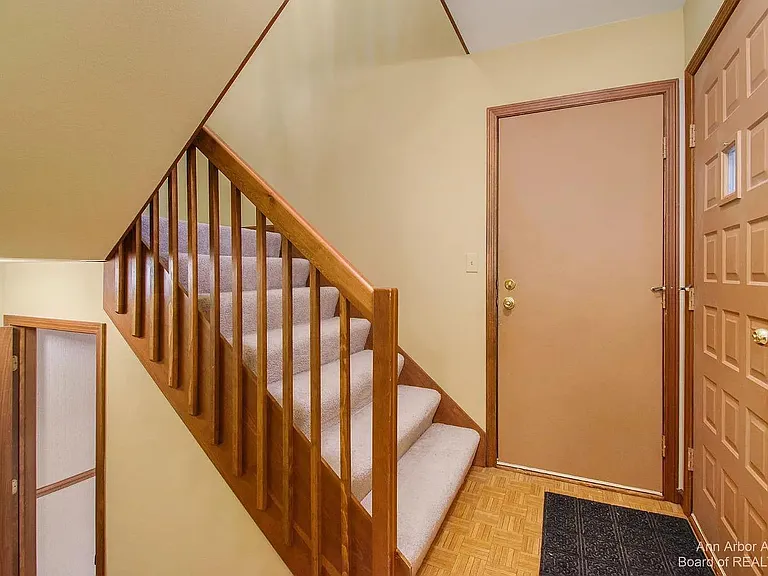 492 Park Pl — Photo 14