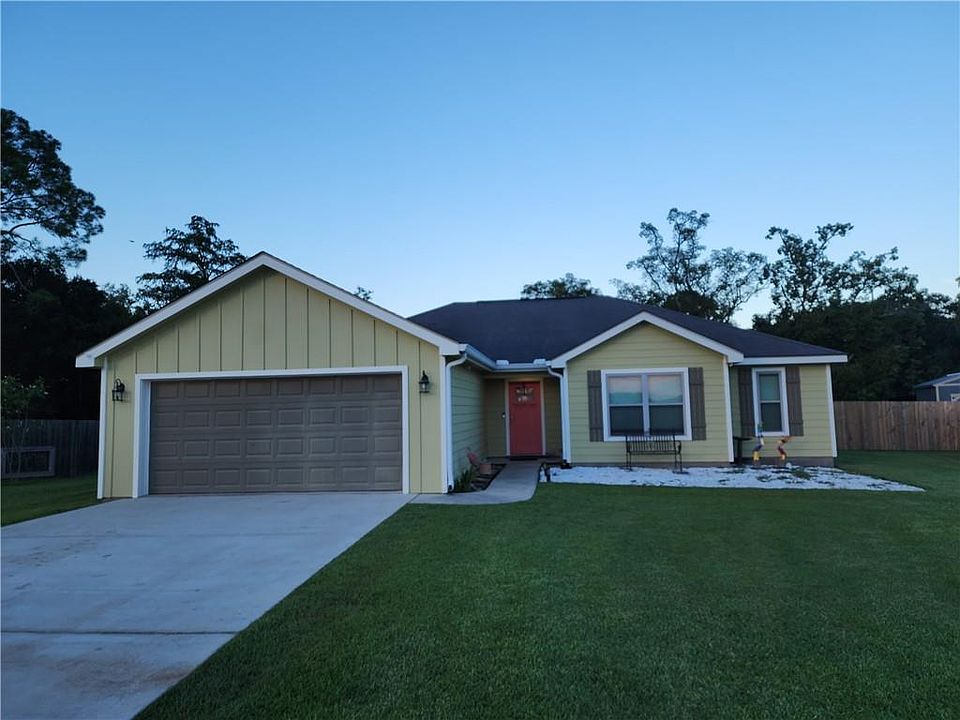 1st image of 226 Lakefront Cir