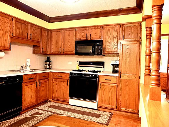 2nd image of 6400 W Belle Plaine Ave APT 205