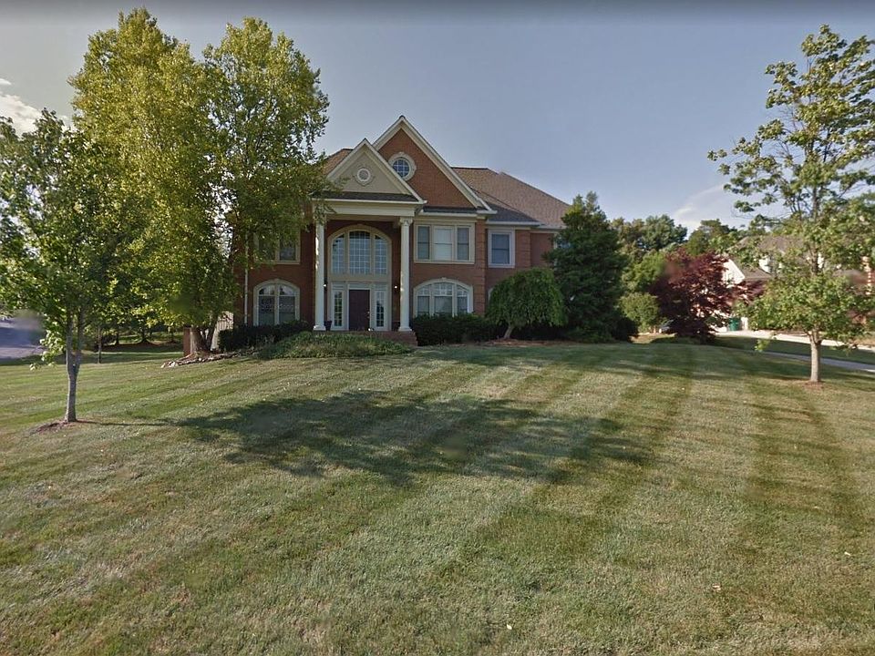1st image of 1700 Alcott Manor Ln